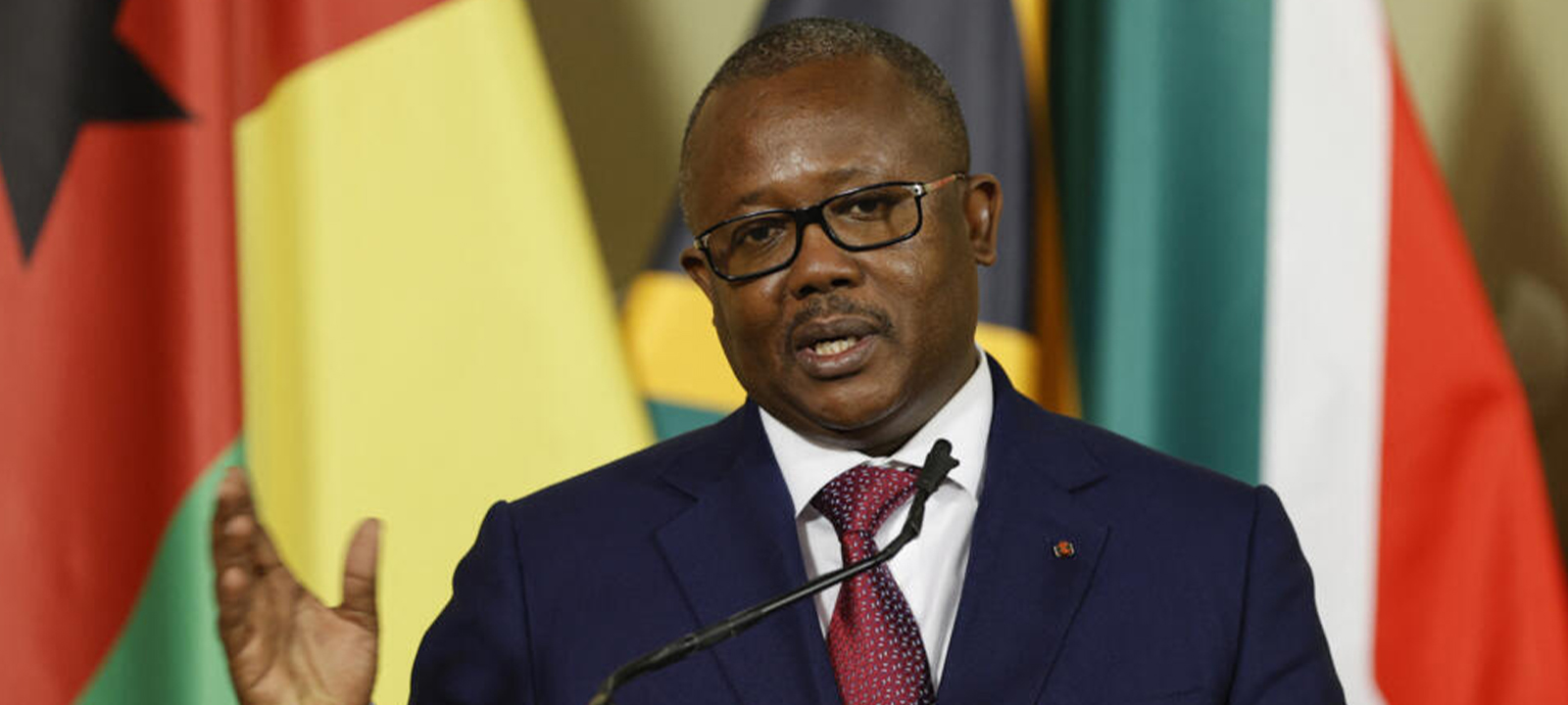 Impedimento do regresso de Umaro Sissoco Embaló divide opiniões em Bissau
